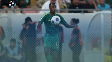 موناكو يواجه لانسلانس ويثير قلق سعود عبد الحميد قبل التوقف الدولي